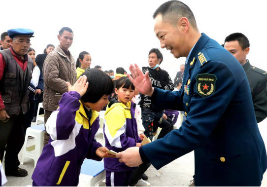 六盘水军分区：助力山乡学子勇敢逐梦